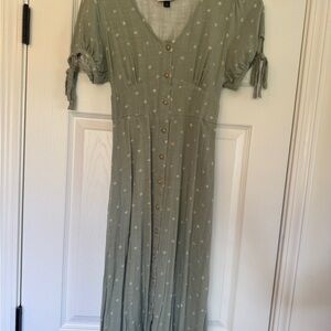 Universal Thread Sage Green Midi Dress